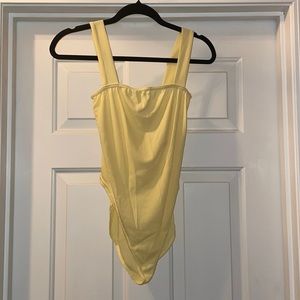 BOOHOO Basic Square Neck Thick Strap Body YELLOW SZ 10